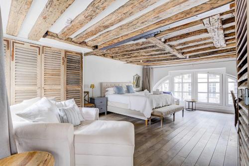 Classy Bourgeois - Chic 2 Bedroom Apt in Le Marais - image 22
