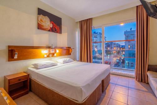 Gallion Hotel - image 4