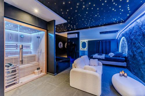 . Le Céleste - Suite romantique immersive climatisée, sauna et spa privatif