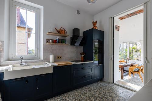 Kitchen, La Maison des 2 Rives - Avec jacuzzi beau jardin in Chateau-Renard