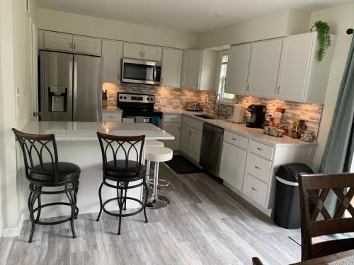 School Village Walk-in shower and jetted tub in Elizabethtown, USA