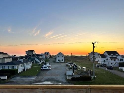 Tapped Out - KDH MP 8 Ocean View 180 Yds to Beach Pool Hot Tub Pets OK Flex Stays - image 3