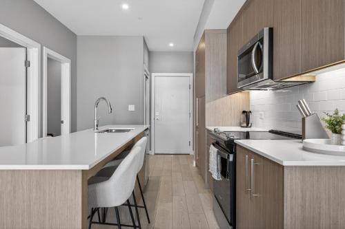 Downtown 2BR AC Mins to Saddledome - image 3