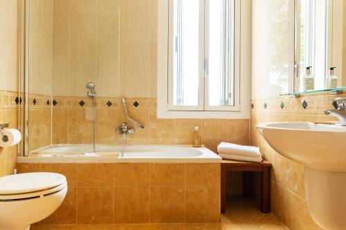 room detail thumbnail 2