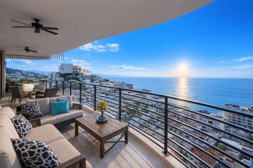 Stunning Ocean View Balcony at Signature Pinnacle