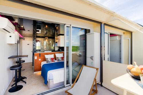 Cap Cosy studio standing Naturiste Heliopolis Cap d'Agde with Sea View