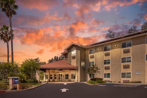 Comfort Inn Fontana - image 18