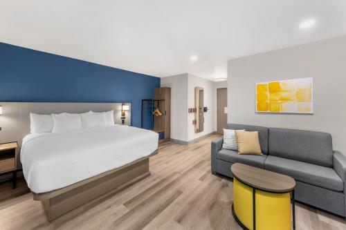 Comfort Inn Fontana - image 27