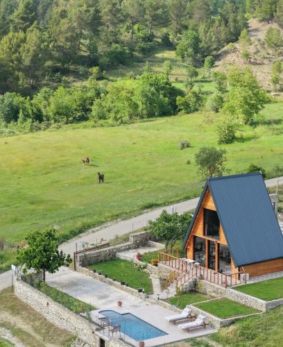 Nora's Chalet in Corovode