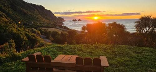 Apkārtne, View With A Room NZ - Boutique Beachfront Accommodation on the Great Coast Road in Barrytown