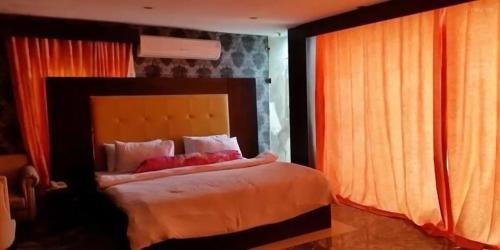 Paris Suites