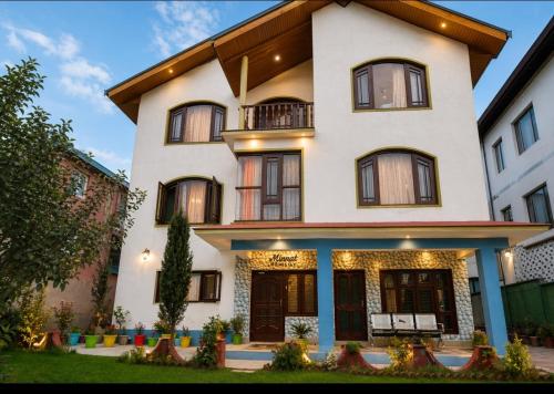 Minnat Home Stay - Srinagar Minnat Home Stay - Srinagar