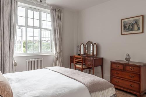 Chestnut Blossom 1 Bedroom Apartment - image 14