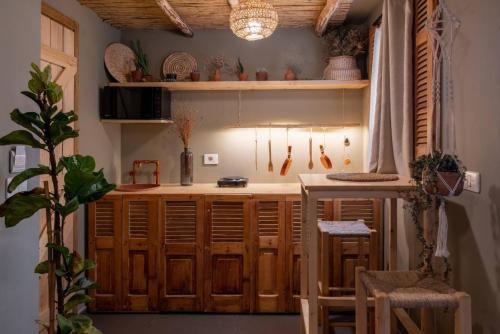 Cozy Bohemian Studio - image 9