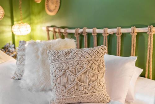 Cozy Bohemian Studio - image 5