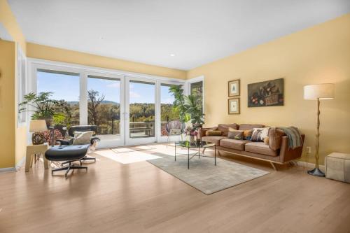 40 Acre - Mechum Hill - Main House - Farm Stay - image 2