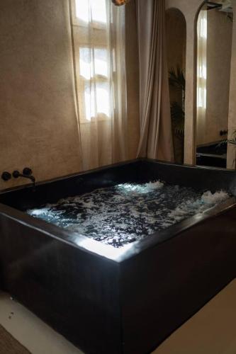 Nature Nest With Jacuzzi - main image