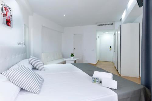 Boutique Urban Madrid Genova Apartamentos Andrómeda is perfectly located for both business and leisure guests in Madrid. The hotel offers a wide range of amenities and perks to ensure you have a great time. Take advantage of the
