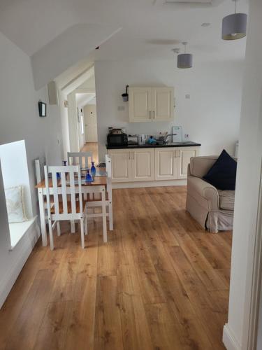 McGrath's Bar & Accommodation Causeway - Liscahane