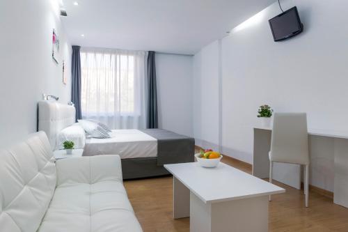 Superior Double Room image 3
