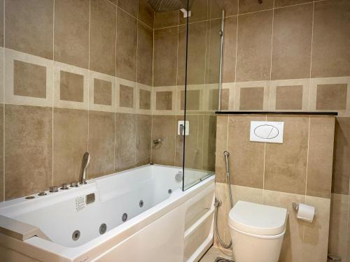 Centaurus Luxe 1BR Apartment with Pool and Gym - image 11