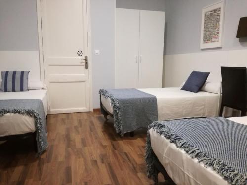 Triple Room image 6