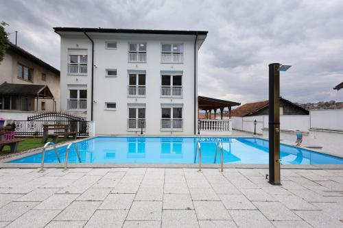 Lumina Residence