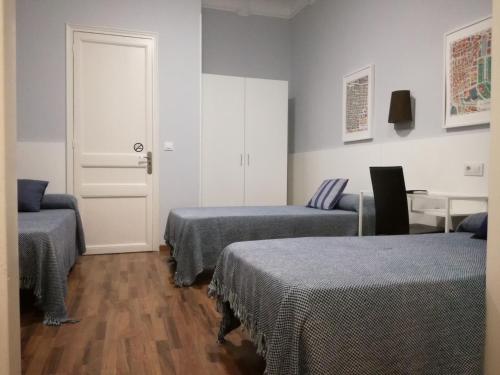 Triple Room image 2