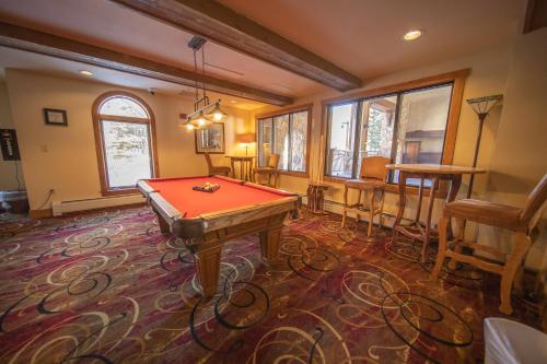 Red Hawk Lodge 2210 by SummitCove Lodging in Keystone, USA