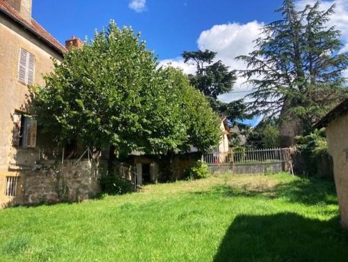 Maison de campagne avec piscine en Brionnais in Saint-Christophe-en-Brionnais