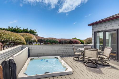 Dog-Friendly Haven w/ Stunning Views in Bodega Bay in Bodega Bay (CA)