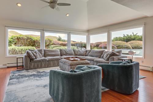 Dog-Friendly Haven w/ Stunning Views in Bodega Bay in Bodega Bay (CA)