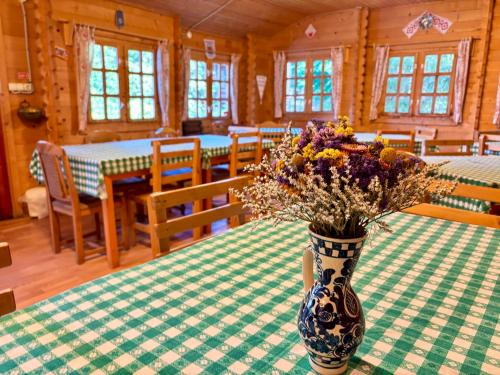 Ēdiens un dzērieni, Casa Edelweiss - Gyopár - Flore de colt (Casa Edelweiss - Gyopar - Flore de colt) in Rimetea