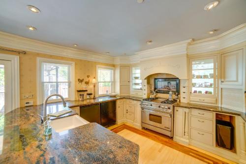 Charming Sonoma Wine Country Home Base w/ Extras in Cloverdale (CA)