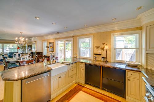 Charming Sonoma Wine Country Home Base w/ Extras in Cloverdale (CA)