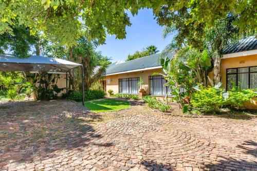 Black Horse Brewery, Restaurant & Accommodation Room Type - Vacation Home