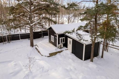 'Ekhaga Cabins' Lillestugan in Arkosund