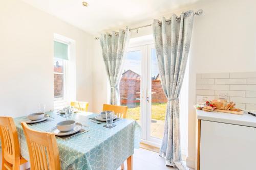 The Ridings Norfolk Village Stay Garden in Poringland
