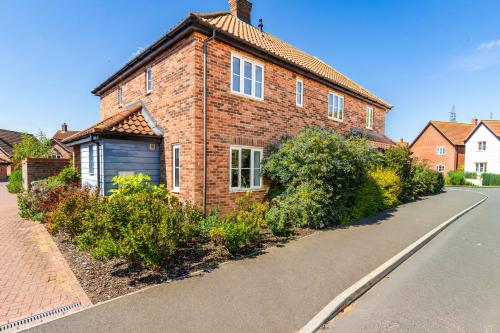 The Ridings Norfolk Village Stay Garden in Poringland