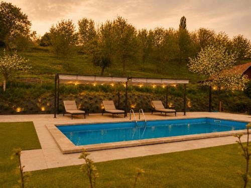 Piscina, Tourist Farm Ranč Velka (Tourist Farm Ranc Velka) in Dobrna