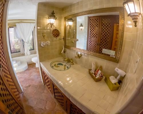 room detail thumbnail 2