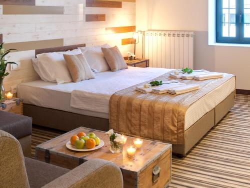 Double or twin room, economy