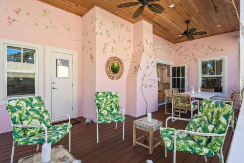 Ninis Cottage 4bd 3ba Vacation Rental in West Palm Beach, USA
