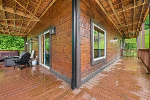 Honey Hole by Venture Smoky Mountains - image 6
