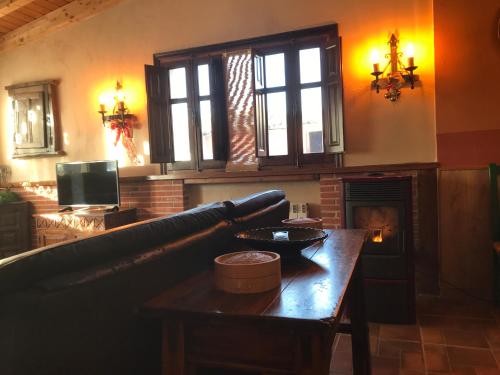La Casa del Abuelo Simón (La Casa del Abuelo Simon) in Fuente el Sauz