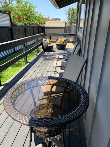 Forest & Vine Hot tub, Pet Friendly, walk to town in Templeton (CA)