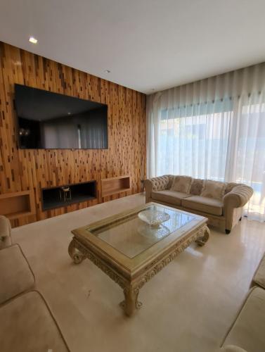 Villa 4-Bedroom with Private Pool & Rooftop Sea View in Tamaris, Casablanca