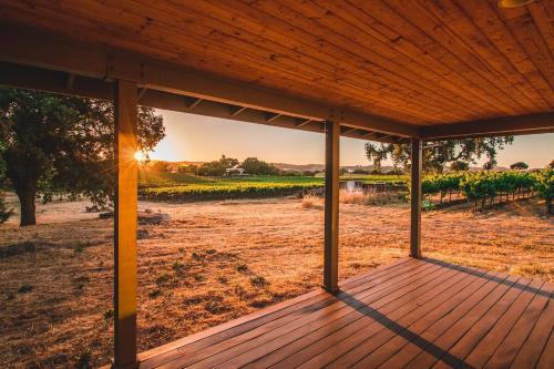 Hive House Castoro Luxury Winery Stay EV – khách sạn tại Alexa