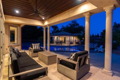 Luxury Estate Pool, Spa, Casita Sleeps 12 in Templeton (CA)