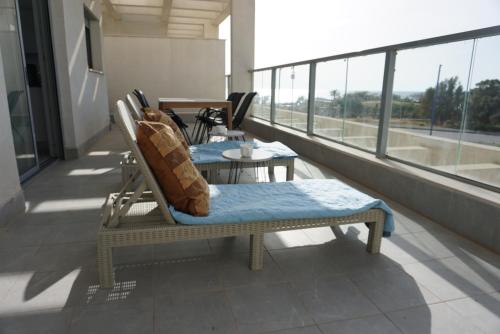 Grand Beach apartment 7 rooms huge terrace in 비냐미나